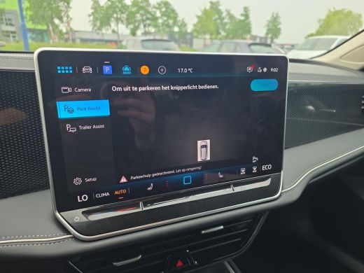 Volkswagen Passat Variant 1.5 eHybrid Business | PHEV | Trekhaak | HUD | A.Camera | ACC | ActivLease financial lease