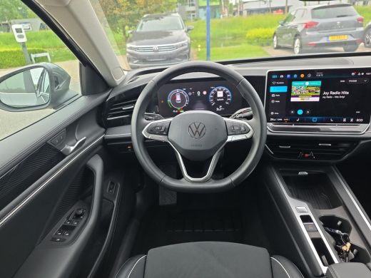 Volkswagen Passat Variant 1.5 eHybrid Business | PHEV | Trekhaak | HUD | A.Camera | ACC | ActivLease financial lease