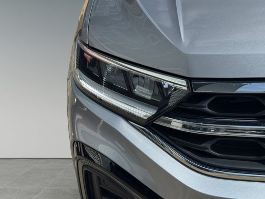 Volkswagen T-Roc 1.5 TSI 150pk DSG R-Line Stoelverwarming | Achteruitrijcamera | Trekhaak ActivLease financial lease
