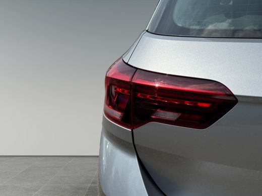 Volkswagen T-Roc 1.5 TSI 150pk DSG R-Line Stoelverwarming | Achteruitrijcamera | Trekhaak ActivLease financial lease