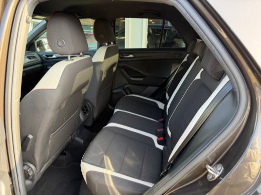 Volkswagen T-Roc 1.5 TSI Sport Stuur/Stoelverwarming ActivLease financial lease