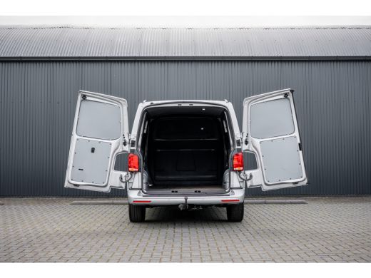 Volkswagen Transporter 2.0 TDI L1H1 | Virtual cockpit | Automaat | 150 PK | 3-Zits | 1e Eigenaar | LED | Camera | Carpla... ActivLease financial lease