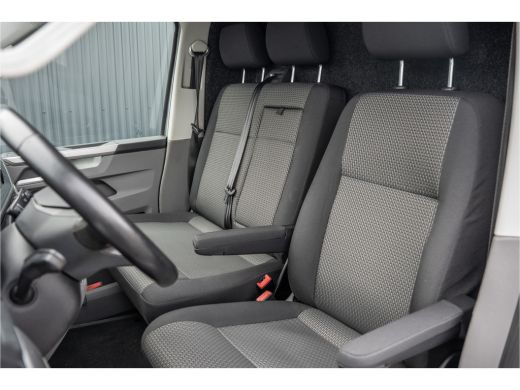 Volkswagen Transporter 2.0 TDI L1H1 | Virtual cockpit | Automaat | 150 PK | 3-Zits | 1e Eigenaar | LED | Camera | Carpla... ActivLease financial lease