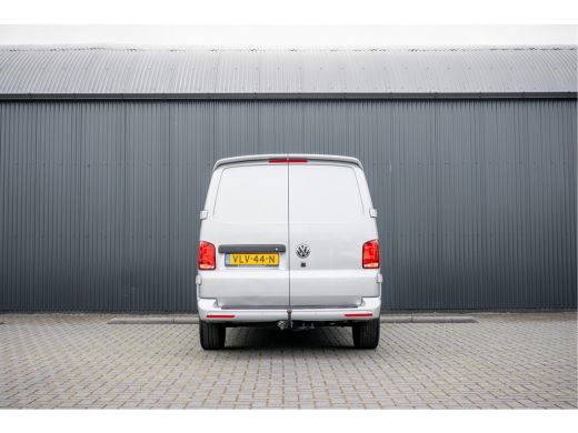 Volkswagen Transporter 2.0 TDI L1H1 | Virtual cockpit | Automaat | 150 PK | 3-Zits | 1e Eigenaar | LED | Camera | Carpla... ActivLease financial lease