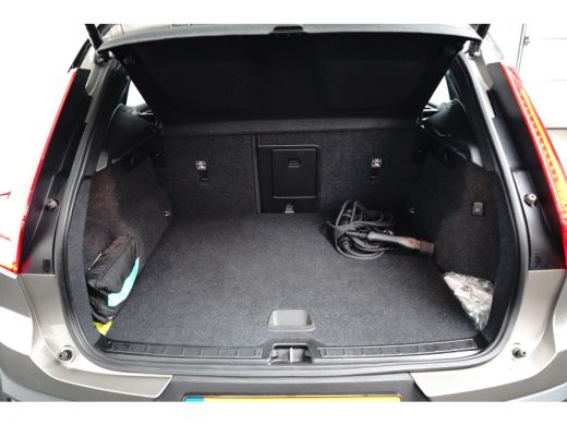 Volvo  XC40 1.5 T4 Recharge R-Design | Camera | Pilot Assist | Stoel&stuurverwarming | Nubuck | Apple Carplay | ActivLease financial lease