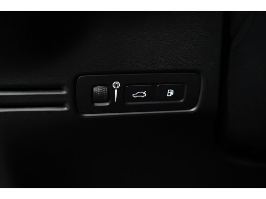 Volvo  XC40 1.5 T4 Recharge R-Design | Camera | Pilot Assist | Stoel&stuurverwarming | Nubuck | Apple Carplay | ActivLease financial lease