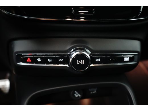 Volvo  XC40 1.5 T4 Recharge R-Design | Camera | Pilot Assist | Stoel&stuurverwarming | Nubuck | Apple Carplay | ActivLease financial lease