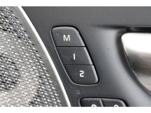Volvo  XC60 T8 406PK AWD Ultra Dark | Executive | Luchtvering | B&W | 22" | Massage | HUD ActivLease financial lease