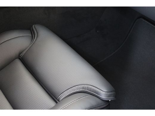 Volvo  XC60 T8 406PK AWD Ultra Dark | Executive | Luchtvering | B&W | 22" | Massage | HUD ActivLease financial lease