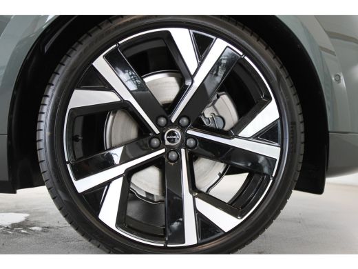 Volvo  XC60 T8 406PK AWD Ultra Dark | Executive | Luchtvering | B&W | 22" | Massage | HUD ActivLease financial lease