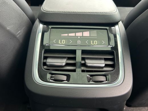 Volvo  XC90 2.0 T8 Recharge AWD R-Design Long Range | Long Range | Pano | Pilot Assist | Stoel & stuurverwarm... ActivLease financial lease