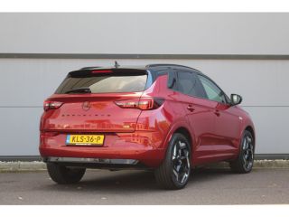 Opel Grandland 1.6 Turbo Plug-In Hybrid 4x4 GSe | Leder/Alcan. | Adap. Cruise | Stoel en Stuur Verw. | LED | 19'...