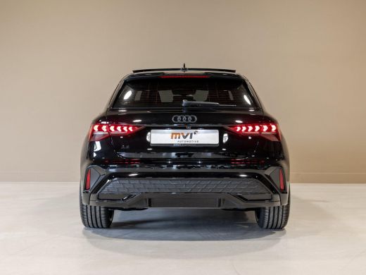 Audi A3 Sportback 35 TFSI 2x S-Line edition / 150pk / Panorama dak / Sonos / Achteruitrij camera / ActivLease financial lease