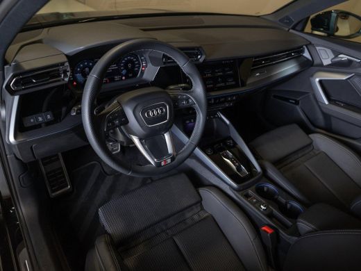 Audi A3 Sportback 35 TFSI 2x S-Line edition / 150pk / Panorama dak / Sonos / Achteruitrij camera / ActivLease financial lease
