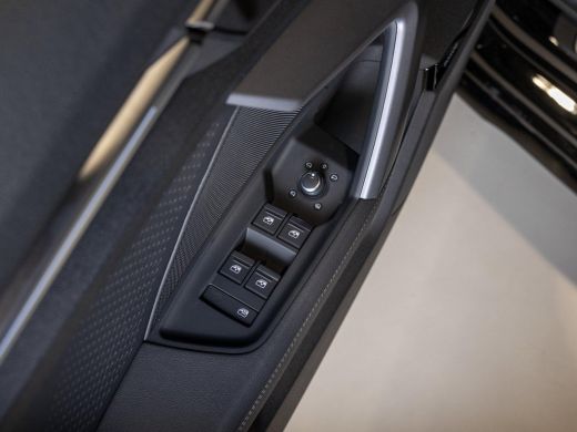 Audi A3 Sportback 35 TFSI 2x S-Line edition / 150pk / Panorama dak / Sonos / Achteruitrij camera / ActivLease financial lease