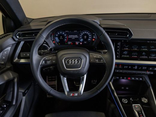 Audi A3 Sportback 35 TFSI 2x S-Line edition / 150pk / Panorama dak / Sonos / Achteruitrij camera / ActivLease financial lease