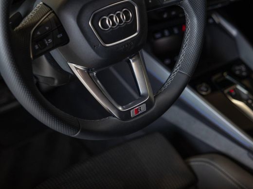 Audi A3 Sportback 35 TFSI 2x S-Line edition / 150pk / Panorama dak / Sonos / Achteruitrij camera / ActivLease financial lease