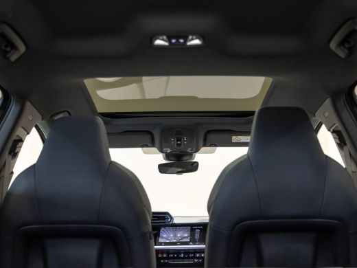 Audi A3 Sportback 35 TFSI 2x S-Line edition / 150pk / Panorama dak / Sonos / Achteruitrij camera / ActivLease financial lease
