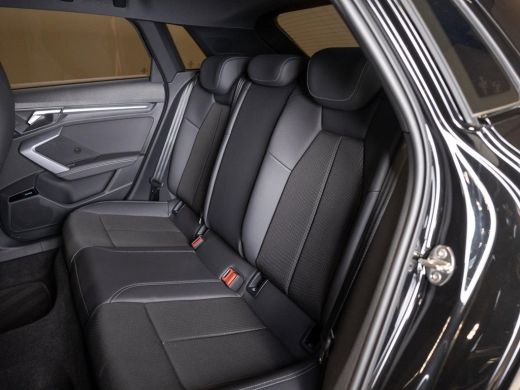 Audi A3 Sportback 35 TFSI 2x S-Line edition / 150pk / Panorama dak / Sonos / Achteruitrij camera / ActivLease financial lease