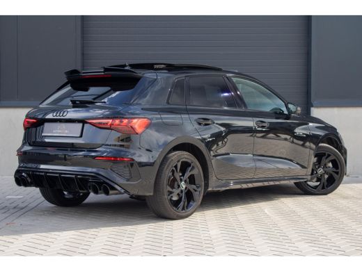 Audi A3 Sportback 40 TFSIe S line RS Bekleding MATRIX PANO MAXTON  ACC ActivLease financial lease
