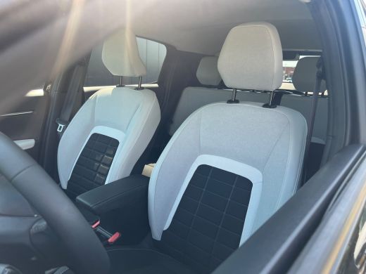 Citroën &euml;-C3 Max 113pk 44 kWh SOH 98% | 11Kw lader | Apple Caprlay/Android Auto | Parkeersenoren | Camera | 17... ActivLease financial lease