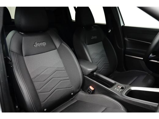 Jeep Avenger Summit 54 kWh 18"Lichtmetaal | Adaptive Cruise | Climate Controle | Keyless Start | Carplay | LED... ActivLease financial lease