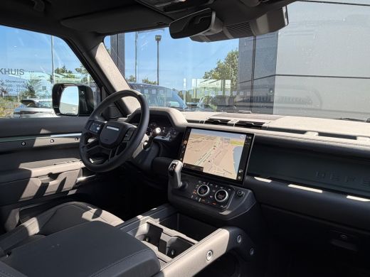 Land Rover Defender 110 P300e Trophy Edition Keswick Green | El. trekhaak | Koelbox | Koel/verwarmbare voorstoelen | ... ActivLease financial lease