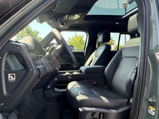 Land Rover Defender 110 P300e Trophy Edition Keswick Green | El. trekhaak | Koelbox | Koel/verwarmbare voorstoelen | ... ActivLease financial lease