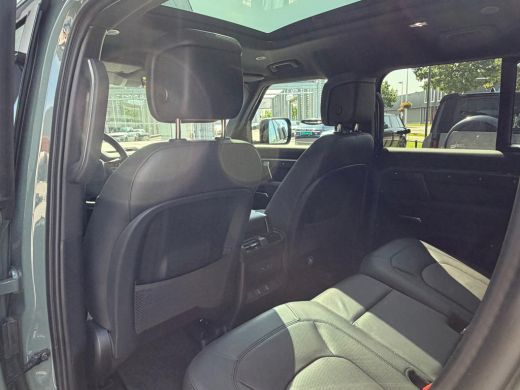 Land Rover Defender 110 P300e Trophy Edition Keswick Green | El. trekhaak | Koelbox | Koel/verwarmbare voorstoelen | ... ActivLease financial lease
