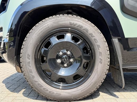 Land Rover Defender 110 P300e Trophy Edition Keswick Green | El. trekhaak | Koelbox | Koel/verwarmbare voorstoelen | ... ActivLease financial lease