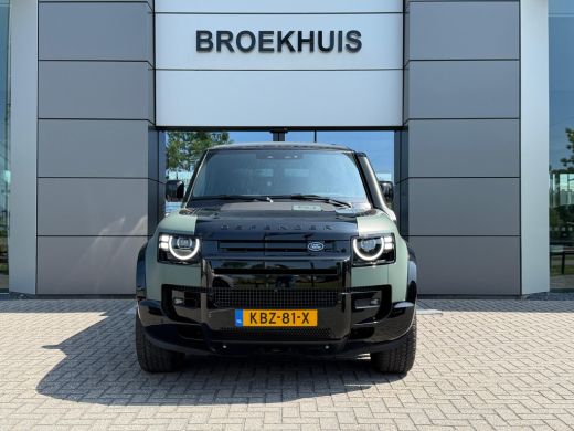 Land Rover Defender 110 P300e Trophy Edition Keswick Green | El. trekhaak | Koelbox | Koel/verwarmbare voorstoelen | ... ActivLease financial lease