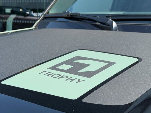 Land Rover Defender 110 P300e Trophy Edition Keswick Green | El. trekhaak | Koelbox | Koel/verwarmbare voorstoelen | ... ActivLease financial lease