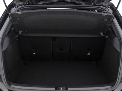 Mercedes-Benz A-Klasse 160 AMG-Styling Business Solution (INCL-BTW) *FULL-LED |  LEATHER-MICROFIBRE | KEYLESS | CARBON-I... ActivLease financial lease