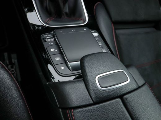 Mercedes-Benz A-Klasse 160 AMG-Styling Business Solution (INCL-BTW) *FULL-LED |  LEATHER-MICROFIBRE | KEYLESS | CARBON-I... ActivLease financial lease