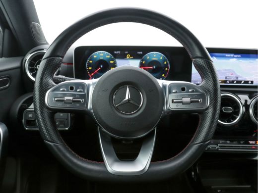 Mercedes-Benz A-Klasse 160 AMG-Styling Business Solution (INCL-BTW) *FULL-LED |  LEATHER-MICROFIBRE | KEYLESS | CARBON-I... ActivLease financial lease