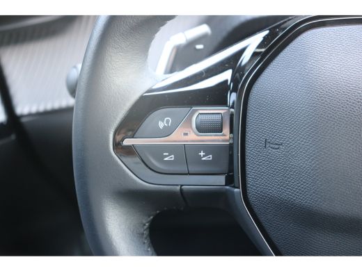 Peugeot 2008 1.2 Hybrid 136 Allure | PDC V+A | Cruise| Keyless | Apple carplay | LED | LMV 17"| DAB | ActivLease financial lease