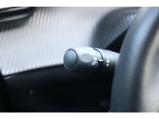 Peugeot 2008 1.2 Hybrid 136 Allure | PDC V+A | Cruise| Keyless | Apple carplay | LED | LMV 17"| DAB | ActivLease financial lease