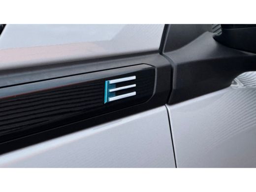 Peugeot e-2008 54KWH 156PK GT PACK AUTOMAAT / NAVI / LEDER / CLIMA / LED / PDC / 17" LMV / KEYLESS / ALCANTARA /... ActivLease financial lease