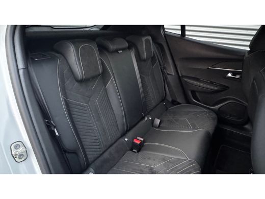 Peugeot e-2008 54KWH 156PK GT PACK AUTOMAAT / NAVI / LEDER / CLIMA / LED / PDC / 17" LMV / KEYLESS / ALCANTARA /... ActivLease financial lease