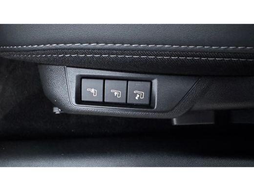 Peugeot e-2008 54KWH 156PK GT PACK AUTOMAAT / NAVI / LEDER / CLIMA / LED / PDC / 17" LMV / KEYLESS / ALCANTARA /... ActivLease financial lease