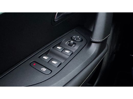Peugeot e-2008 54KWH 156PK GT PACK AUTOMAAT / NAVI / LEDER / CLIMA / LED / PDC / 17" LMV / KEYLESS / ALCANTARA /... ActivLease financial lease