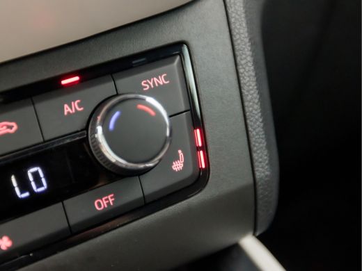 Seat Arona 1.0 TSI Xcellence Sport Automaat (APPLE CARPLAY, GROOT NAVI, CLIMATE, STOELVERWARMING, SPORTSTOEL... ActivLease financial lease