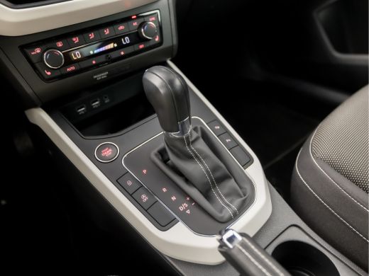Seat Arona 1.0 TSI Xcellence Sport Automaat (APPLE CARPLAY, GROOT NAVI, CLIMATE, STOELVERWARMING, SPORTSTOEL... ActivLease financial lease