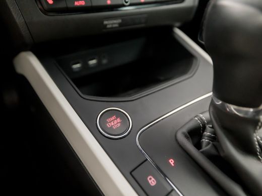 Seat Arona 1.0 TSI Xcellence Sport Automaat (APPLE CARPLAY, GROOT NAVI, CLIMATE, STOELVERWARMING, SPORTSTOEL... ActivLease financial lease