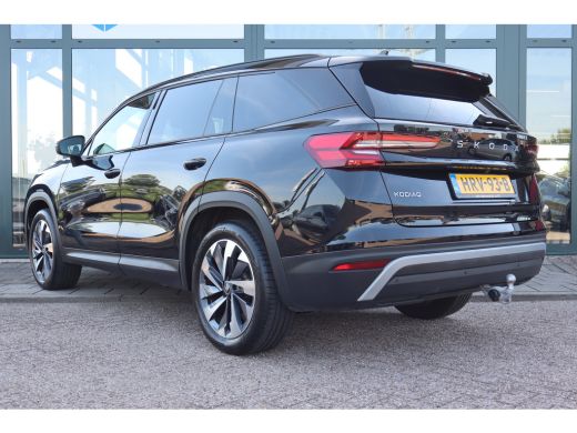 Skoda Kodiaq 1.5 TSI MHEV Business Edition 7p. | Panorama dak | Trekhaak wegklapbaar ActivLease financial lease