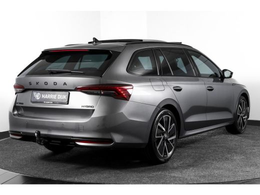Skoda Octavia Combi 1.5 TSI MHEV 150 PK Sportline Business | S/K-Panodak | Elek. Trekhaak | Matrix Led | Adapt... ActivLease financial lease