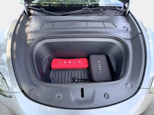 Tesla Model Y Long Range AWD 75 kWh SoH 92,1% / Full Self-Driving Capability (&euro; 7.500) / Originele Trekhaak / P... ActivLease financial lease
