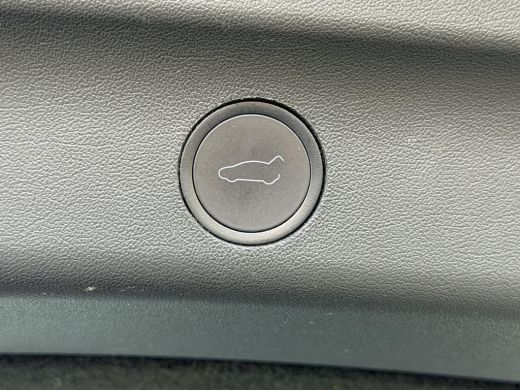 Tesla Model Y Long Range AWD 75 kWh SoH 92,1% / Full Self-Driving Capability (&euro; 7.500) / Originele Trekhaak / P... ActivLease financial lease