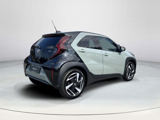 Toyota Aygo Hybrid 115 envy | JBL Pack | &euro; 1.500 extra inruilwaarde | ActivLease financial lease