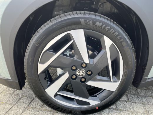 Toyota Aygo Hybrid 115 envy | JBL Pack | &euro; 1.500 extra inruilwaarde | ActivLease financial lease